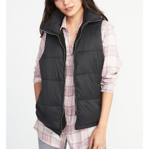 Old Navy Jackets & Blazers - Old Navy black puffer vest, M